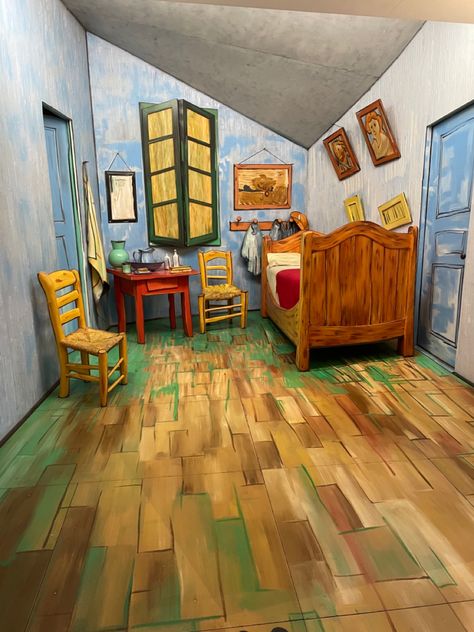 Bedroom In Arles Vincent Van Gogh, Munch Art, Bedroom In Arles, 11th Grade, Painter Painting, Miniature Rooms, Art Van, Homeschool Art, Vincent Van