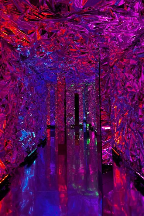 Event Entrance, Disco Birthday Party, Disco Party Decorations, Selfie Wall, Nightclub Design, Dance Themes, Prom Theme, Neon Nights, Studio 54