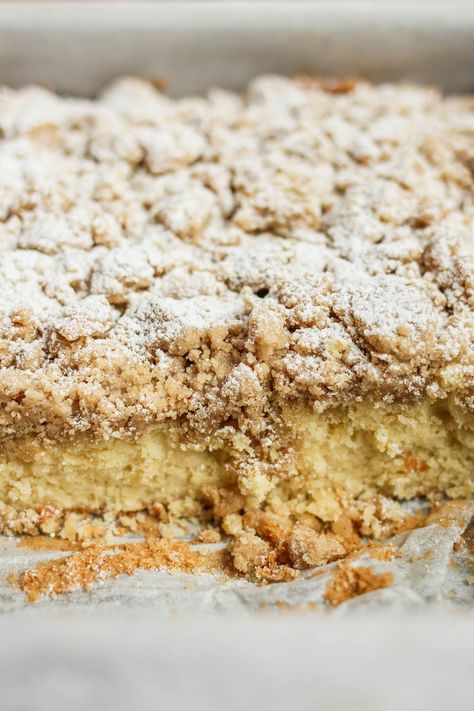 New York Style Crumb Cake New York Style Crumb Cake, New York Crumb Cake Recipe, New York Crumb Cake, Crumb Cakes, Carlos Bakery, Crumb Cake Recipe, New York Coffee, Bagel Shop, Leftover Cake