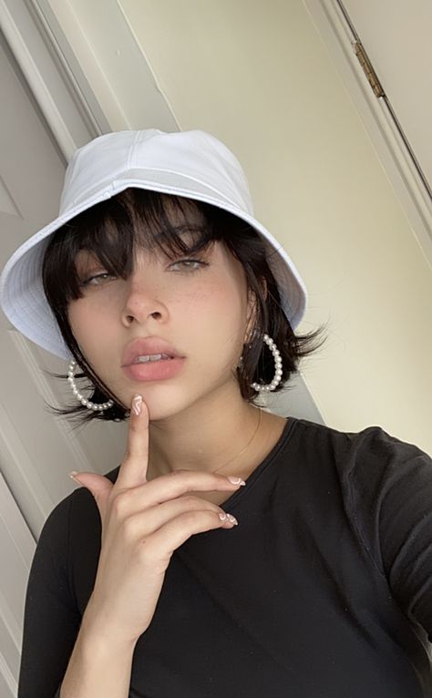 #buckethat #shorthair Bucket Hat On Short Hair, Bucket Hat With Short Hair, Hat Hairstyles For Short Hair, Trucker Hat Hairstyles, Hat Hairstyles Short Hair, Short Hair And Hats, Bucket Hat Hairstyles, Short Hair Hat, Hat With Short Hair