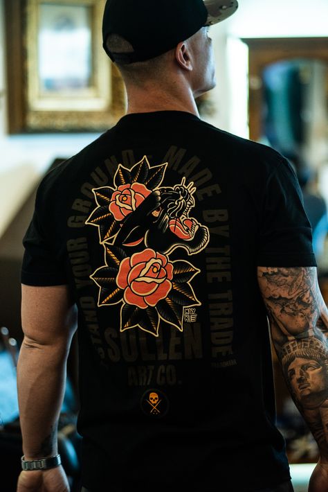 Tatto Boys, Tshirt Printing Design, Biker Outfit, Tattoo T Shirts, Tshirt Design Inspiration, Men Stylish Dress, Artist Outfit, Uniform Design, Beach T Shirts