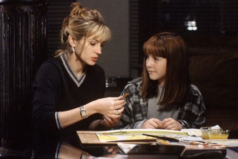 "Stepmom" (1998) Stepmom Julia Roberts, Stepmom 1998, Stepmom Movie, Julia Roberts Movies, Julia Roberts Style, Jena Malone, Beloved Movie, Runaway Bride, Shirley Maclaine