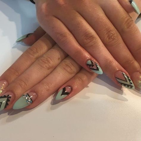 Almond Nails Designs Western, Aztec Print Nails, Southwest Nails, Fall Western Nails, Aztec Nail Designs, Cowgirl Nails, Aztec Nail Art, Rodeo Nails, Nails Almond Shape