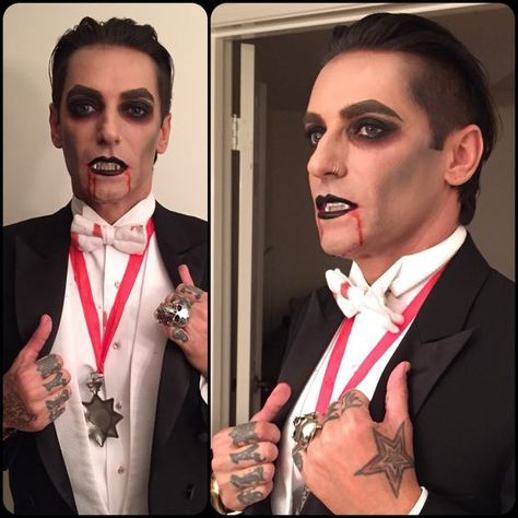 DIY Count Dracula Halloween Costume Idea Dracula Makeup, Dracula Halloween Costume, Mens Halloween Makeup, Vampire Costume Diy, Vampire Makeup Looks, Vampire Makeup Halloween, Dracula Costume, Halloweenský Makeup, Vampire Halloween Costume