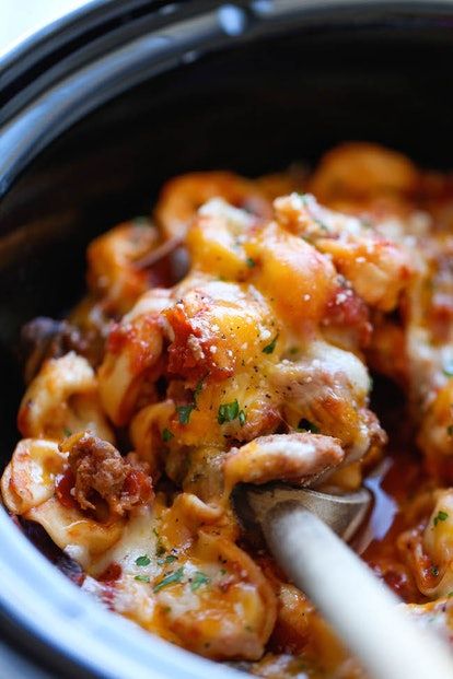 Cheesy Tortellini, Slow Cooker Dinner, Easy Slow Cooker Recipes, Crock Pot Slow Cooker, Crock Pot Cooking, Easy Slow Cooker, Tortellini, Cooker Recipes, Slow Cooker Recipes