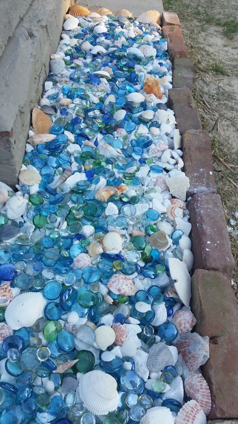 Beach Theme Garden, Shell Garden, Outdoor Beach Decor, Ocean Garden, Seaside Garden, Beach Patio, Rock Garden Design, Backyard Beach, Coastal Gardens