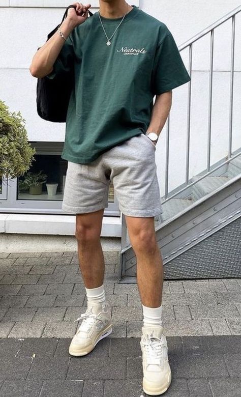 They don't come with the doubles and are long Summer Outfits For Men, Hat Trends, Los Angeles Streetwear, Men's Capsule Wardrobe, Outfits Los Angeles, Outfit Verano, Capsule Wardrobe Casual, Asian Streetwear, Streetwear For Men