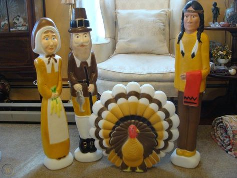 Blow Mold Thanksgiving Set Turkey Indian Pilgrims Union Don Featherstone Lighted Blow Molds, Ornaments Vintage, Animated Christmas, Santa Face, Candy Containers, Blow Molding, Roof Light, Thanksgiving Turkey, Thanksgiving Decorations