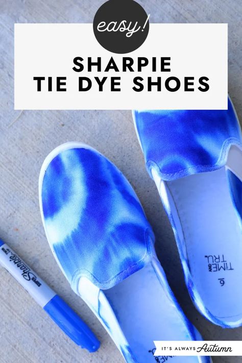 Easy! Sharpie tie dye shoes. Tie Dye Shoes With Sharpies, Single Color Tie Dye, Dye Canvas Shoes, Sharpie Canvas, Shoe Customization, Sharpie Shoes, Fun Crafts For Teens, Sharpie Tie Dye, Dye Shoes