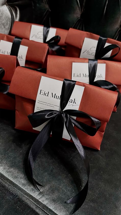 eid mubarak hampers made by me🌹 Hampers Wrapping Ideas, Eid Gift For Him, Ramadan Goody Bag Ideas, Eid Wrapping Ideas, Ramadan Mubarak Gift Ideas, Eid Gift Hamper Ideas, Eid Gift Wrapping Ideas, Eid Mubarak Hampers Ideas, Eid Packing Ideas