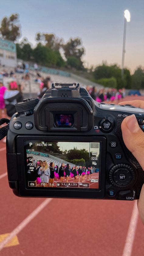 Senior Year Things, Senior Year Fun, Football Aesthetic, Aesthetic Football, High School Football Games, High School Memories, Camera Pictures, School Goals, American High School