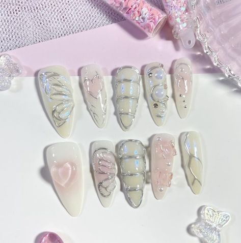 coolcutenail Cool Girl Nail, Gel Fake Nails, Trendy Manicure, Art Deco Nails, Punk Nails, Nail Art Studio, Subtle Nails, Nails Today, Nail Box