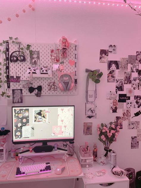 Pastel Gaming Room, White And Pink Pc Setup, Cheap Gaming Setup, Pc Setup Aesthetic Pink, Pink Desk Setup, Pink Setup, Pink Set Up Gaming, Gaming Setup Ps4, Pink Pc Gaming Setup