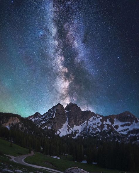 Derek Sturman on Instagram: “What the incredible canyons surrounding Salt Lake City would look like without the intense city light pollution.  composite*…” Sky Without Light Pollution, Beauty Of Universe, Solar Storm, Milky Way Photography, California Zephyr, Old Image, Night Sky Photography, Starry Starry Night, Night Sky Wallpaper