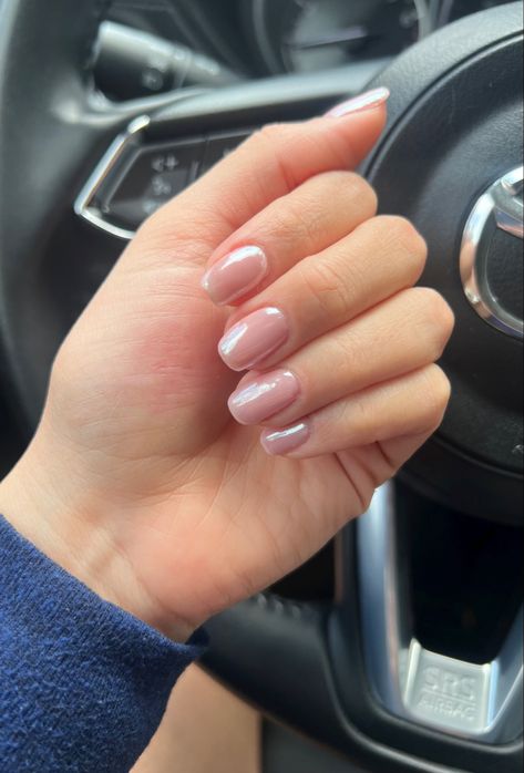 Short Gel Nails Glazed Donut, Glazed Donut Nails Squoval, Chrome Nails Glazed Donut, Clear Shiny Nails, 30s Nails, Chrome Squoval Nails, Glazed Nails Short, Square Glazed Donut Nails, Nude Chrome Nails Square