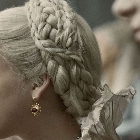 Targaryen Hair, Daena Targaryen, Violet Sorrengail, Dragon House, Targaryen Aesthetic, Peinados Recogidos, Rhaenyra Targaryen, Fourth Wing, House Of The Dragon