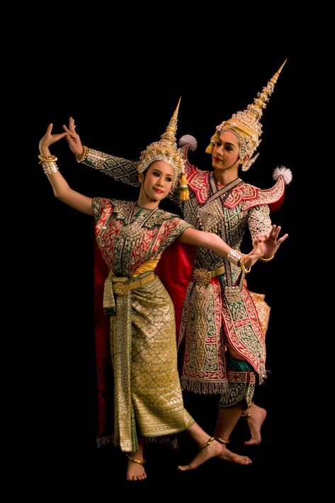 thai khon dance | Thai Dance Thailand National Costume, Thai Dance, Kawaii Clothes Goth, Cultural Dance, Traditional Thai Clothing, Thai Fashion, Thai Clothes, World Dance, Thai Traditional Dress