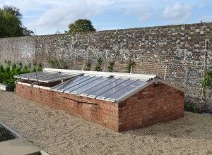 Double sided cold frame Garage Redesign, Brick House Exterior Makeover, Brick Planter, Decorating Rooms, Brick Projects, Brick Fire Pit, Brick Path, Brick Garden, Reclaimed Brick