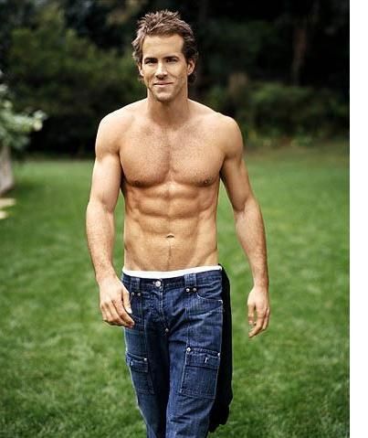 Ryan Reynolds | Ryan Reynolds Workout & Diet Ryan Reynolds Abs, Ryan Reynolds Shirtless, Celebrity Abs, Chaning Tatum, Xavier Samuel, Canadian Style, Workout Man, Hall Pass, Lantern Ideas