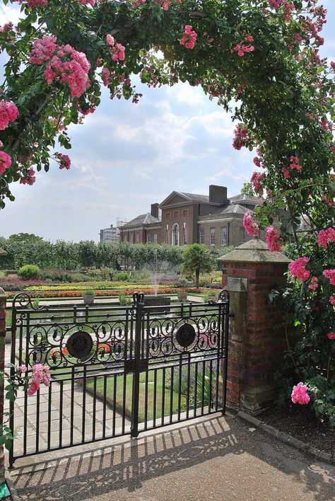 Kensington Gardens London, I Love London, Kensington Gardens, Love London, Kensington Palace, Voyage Europe, Iron Gates, England And Scotland, Iron Gate