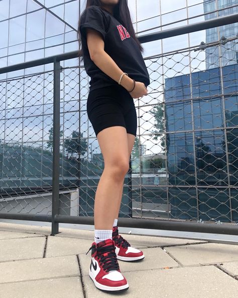 Cute Outfits With Jordans, Jordan Outfits Womens, Jordan 1s Outfit, Outfits With Jordan 1s Fashion Styles, Jordan 1 Outfit Women, Jordan 1 Outfit, Air Jordan 1 Outfit, Jordan Outfit, Jordan Outfits