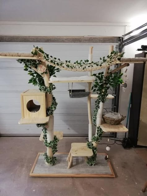 Homemade Cat Tree Towers, Boho Cat Room, Diy Cat Tower Plans, Diy Cat Tree Homemade, Cat Tower Ideas, Homemade Cat Tree, Homemade Cat Tower, Cat Tree Ideas, Cat Trees Homemade