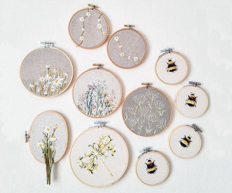 Diy Easy Embroidery, Hoop Art Wall, Wall Art Tutorial, Embroidery Hoop Art Diy, Embroidery Hoop Wall, Embroidery Hoop Wall Art, Embroidery Wall, Embroidery Wall Art, Diy Backsplash