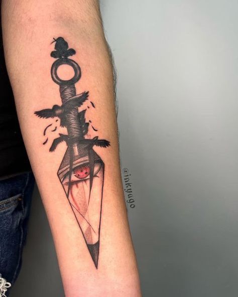 Brother Anime Tattoo, Kuni Tattoo Naruto, Itachi Arm Tattoo, Kuni Knife Tattoo Naruto, Anime Brother Tattoos, Anime Tattoos Itachi, Itachi Tattoos Ideas, American Traditional Naruto Tattoo, Mens Anime Tattoo