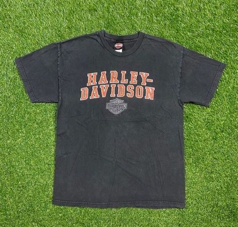 Vintage Harley Davidson T Shirt Good Vintage Condition Made in the USA Each Vintage item is unique and fits differently. Please refer to measurements for the best fit. Size Large Width 21 in Length 28 in *Follow LegacyVintage on Instagram* * I ship all items in two or three business days and utilize Priority Mail options via USPS. Expedited shipping is available upon request. If you have any questions; Please Ask! * All of my items are pre-owned and, unfortunately, sometimes have scuffs, stains, Harley Davidson Vintage Tee, Vintage T-shirt, Vintage Tshirt Outfit, Bridgewater Massachusetts, Harley Davidson Shirts, Harley Shirt, Vintage Harley Davidson Shirt, Harley Davidson Vintage, Harley Shirts