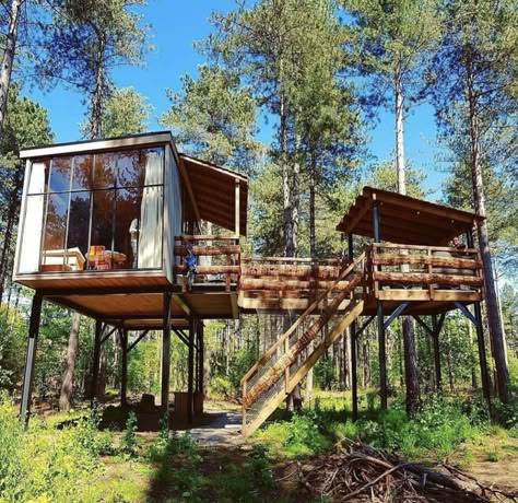 Tree House Plans, Cool Tree Houses, House On Stilts, Tree House Designs, Bamboo House, Tiny House Cabin, Forest House, Tiny House Living, Tiny House Design