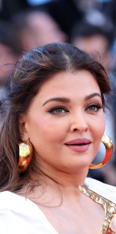 Zarin Khan, Aishwarya Rai Makeup, Aishwarya Rai Photo, Aishwarya Rai Bachchan, Kareena Kapoor, Aishwarya Rai, Indian Actress Hot Pics, Hot Pics, Beautiful Smile Women