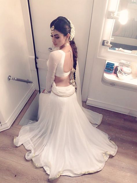 Mouni Roy Naagin, Nepali Clothes, Mouni Roy Dresses, Desi Dress, Backless Blouse Designs, Mouni Roy, Bollywood Outfits, Backless Blouse, Indian Fashion Dresses