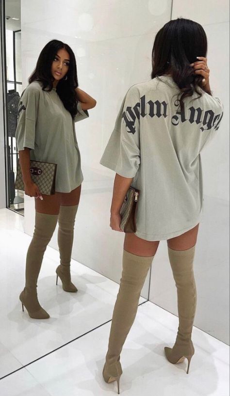 Oversize Tshirt Outfits, Jean Short Outfits, Boujee Outfits, Flawless Beauty, Streetwear Fashion Women, Tshirt Outfits, Teenage Fashion Outfits, Lookbook Outfits