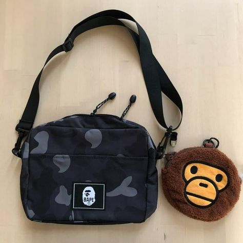 Nigo Bape, Bape Kids, Inside My Bag, Bathing Ape, Fit Ideas, A Bathing Ape, Winter Collection, Random Stuff, Shoulder Bags