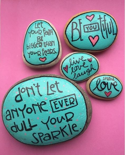 Need more ideas for encouraging sayings or inspirational quotes to paint onto kindness rocks? Look no further! I have more than 100 inspirational rock painting ideas! Painting Pebbles, Stone Paintings, Inspirational Rocks, Story Stones, Art Pierre, Youth Activities, Painted Rocks Diy, Rock Painting Ideas Easy, Painting Rocks