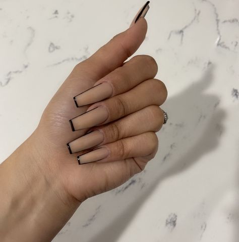 Black Acrylic Nails Ballerina, Black Outline Nails Square, Nude With Black Nails, Beige And Black Acrylic Nails, Outlined Nails Square, Black Outline Nails, Nude Nails With Black Tips, Medium Coffin Black French Tip Nails, Nails Ballerina Shape