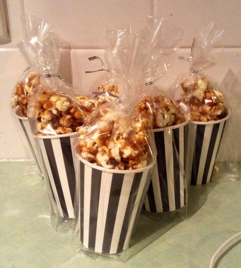 Caramel Popcorn Gift Ideas, How To Package Popcorn Gift Ideas, Popcorn Bags Ideas, Popcorn Sales Ideas, Popcorn Packaging Ideas, Gourmet Popcorn Packaging Ideas, Cute Popcorn Packaging, Caramel Popcorn Packaging, Gourmet Popcorn Packaging