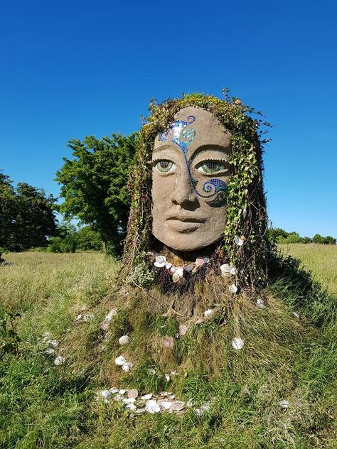 Goddess Eriu at Uisneach Hill in Ireland Pagan Ireland, Airmid Celtic Goddess, Boann Celtic Goddess, Irish Aesthetic, Ireland Fairy, Sacred Sites Ireland, Irish Festival, Paradise Garden, Celtic Goddess