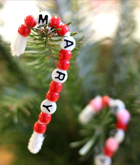 Christmas Diy Kids, Candy Cane Crafts, Preschool Christmas Crafts, Kids Christmas Ornaments, Candy Cane Ornament, Easy Handmade, Christmas Crafts To Make, Preschool Christmas, Christmas Kids