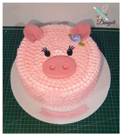 Piggy Cake Ideas, Capricorn Cake, Happy Birthday Pig, Piggy Cake, Donut Birthday Cake, Violet Cakes, Pig Birthday Cakes, Baby Shower Deco, Pig Cake