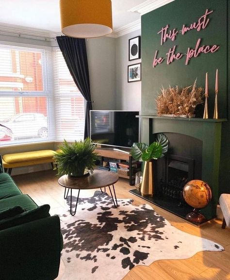 Green Walls Living Room, Aesthetic Living Room, Living Room Design Ideas, Cosy Living Room, Colourful Living Room, Room Design Ideas, Bad Design, Living Room Green, Apartment Decorating