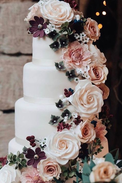 30 Simple, Elegant, Chic Wedding Cakes ❤ See more: http://www.weddingforward.com/simple-elegant-chic-wedding-cakes/ #wedding #cakes Gorgeous Wedding Cake, Cool Wedding Cakes, White Wedding Cake, Elegant Wedding Cakes, Wedding Cake Inspiration, Wedding Forward, Beautiful Wedding Cakes, Wedding Cake Designs, Burgundy Wedding