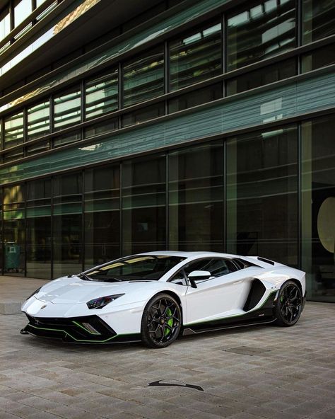 Lamborghini Aventador Ultimae Roadster, Lamborghini Aventador Ultimae, Aventador Ultimae, New Tesla Roadster, Lamborghini Aventador Wallpaper, Rolls Royce Car, Tmax Yamaha, Cool Truck Accessories, Royce Car