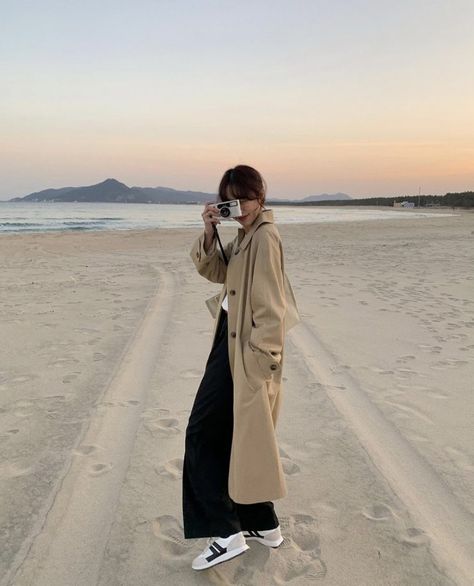 Korean Trench Coat Outfit, Korean Trench Coat, Winter Beach Outfit, Winter Beach, Trench Coat Outfit, Outfit Korean, Coat Outfit, Aesthetic Ideas, Aesthetic Pics