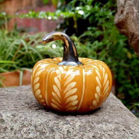 Note: choose your favorite size Sheep Pumpkin Decorating, Pumpkin Pottery Painting Ideas, Ceramic Pumpkins Pottery, Fall Pottery Ideas, Ceramic Pumpkin Painting Ideas, Fall Ceramics, Pottery Pumpkins, Fall Pottery, Clay Pumpkins