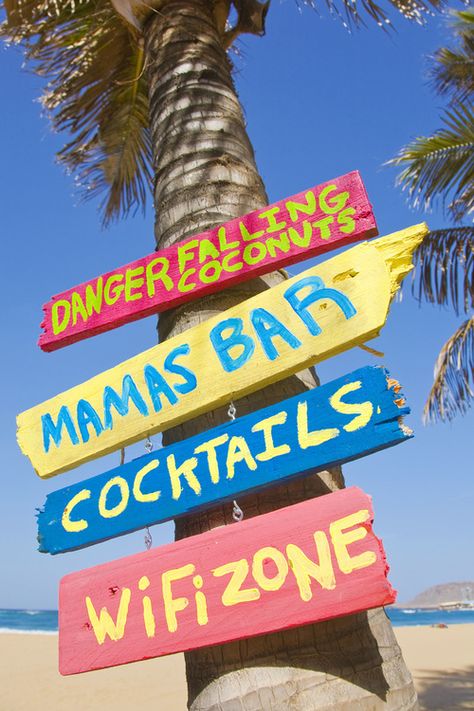 Beach Signs Diy, Tropisk Fest, Tiki Signs, Beach Wall Collage, Directional Signs, Deco Retro, Beach Diy, Beach Signs, Custom Wood Signs