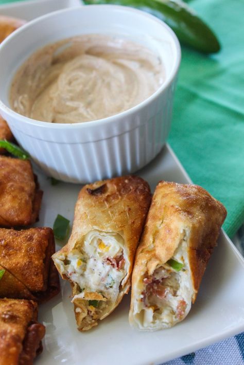 Jalapeno popper eggrolls - Extra Black Olives Jalapeno Egg Rolls, Popper Recipes, Baked Potato Dip, Cooking Chinese Food, Wonton Recipes, Jalapeno Recipes, Baked Bacon, Egg Roll Recipes, Jalapeno Popper