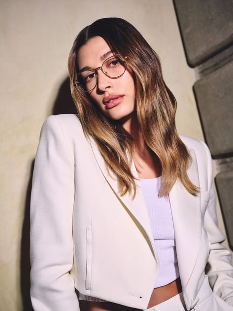 Hailey Bieber Talks Her New Eyewear Line and What She’s Wearing This Summer | Vogue Stephen Baldwin, Hailey Bieber Outfits, Eyewear Campaign, Spring Cardigans, Vogue Eyewear, Hailey Baldwin, Hailey Bieber, Casual Streetwear, Star Fashion