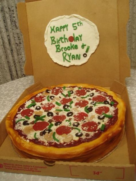 Pizza! This is a marble cake, iced in buttercream and airbrushed. The pepperoni, green peppers, olives and mushrooms were made from... Pizza Birthday Cake, Kids Pizza Party, Hamburger Cake, Bunny Birthday Cake, Birthday Pizza, Teen Cakes, Realistic Cakes, Pizza Cake, Shake N Bake