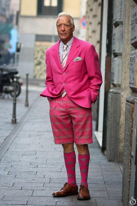 MILAN MEN STREET STYLE 2014 Men Street Look, Men In Pink, Handsome Italian Men, Handsome Men Quotes, Handsome Style, Handsome Arab Men, Style 2014, Milan Street Style, Older Man